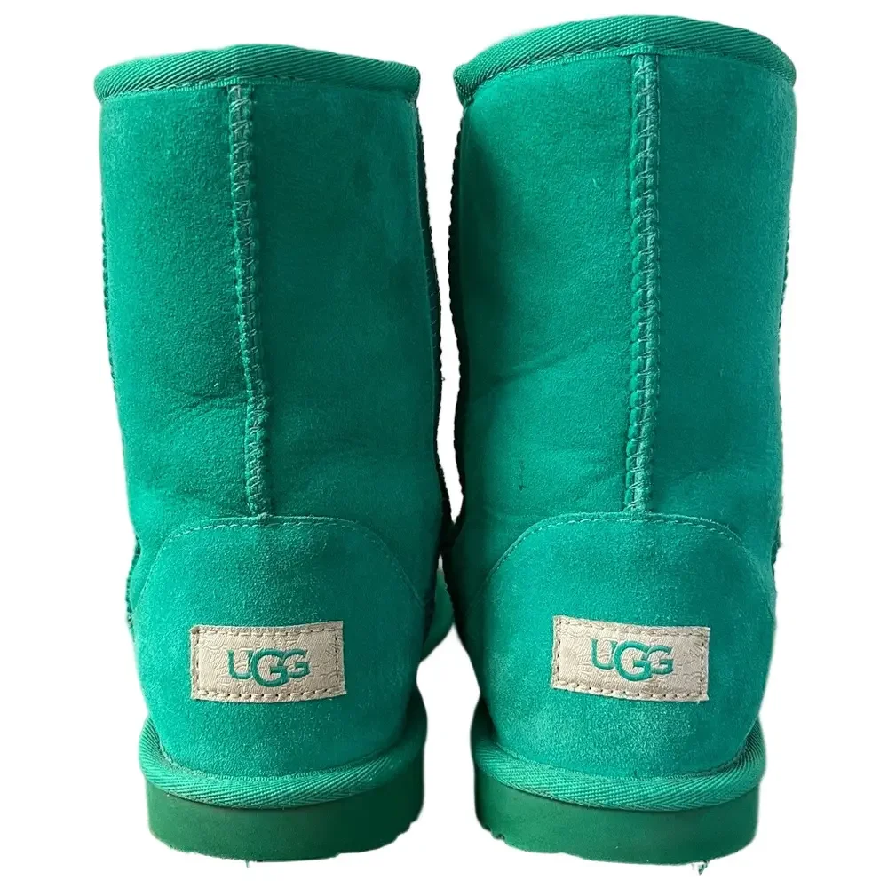 UGG classic short